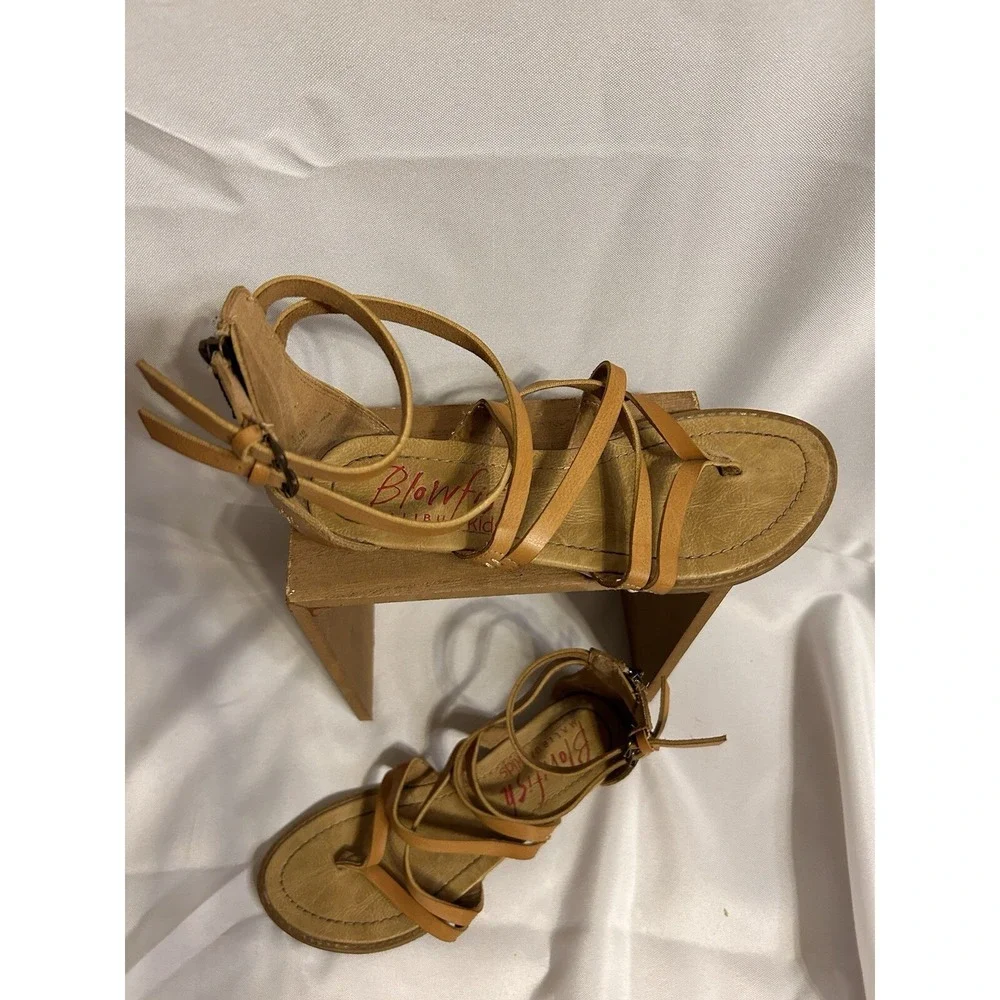 Blow Fish Girls Sandals Tan Size 4,‎ Gladiator Style Beach Vacation
